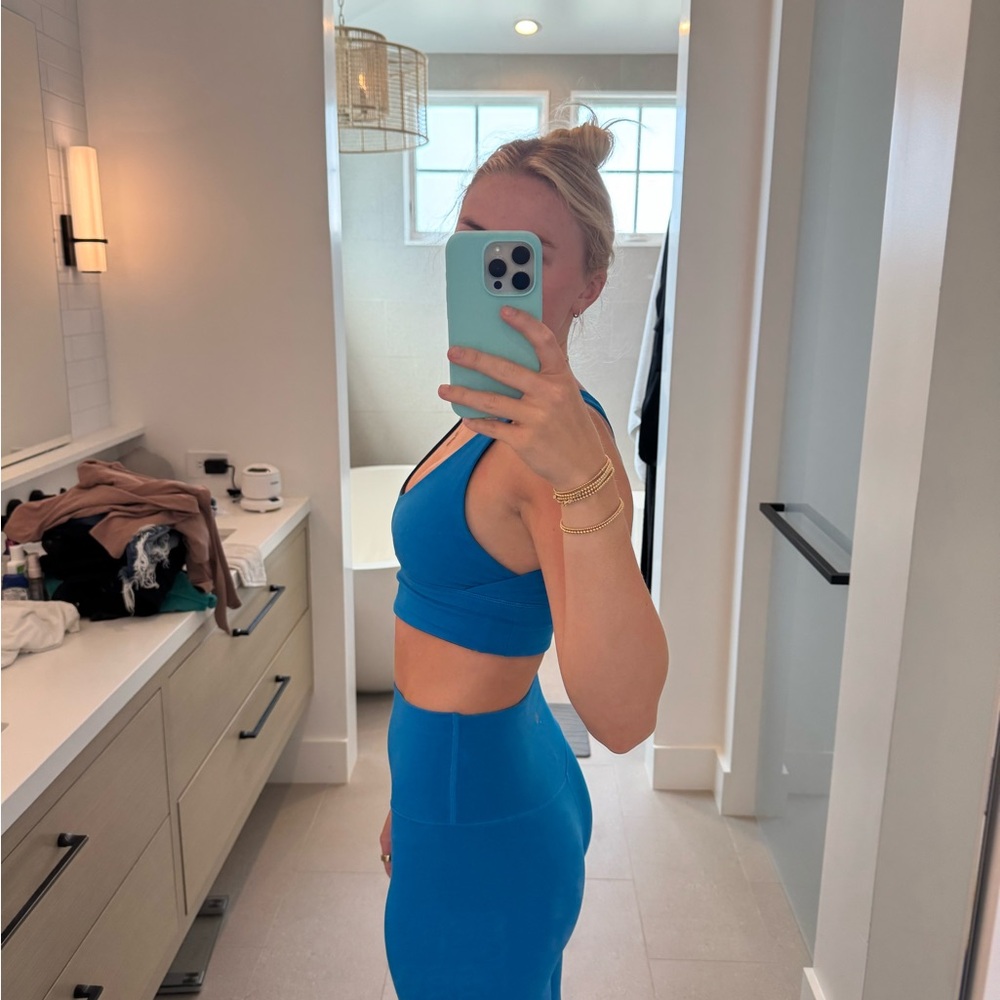 Lululemon Athletica Vibrant Blue Activewear Set